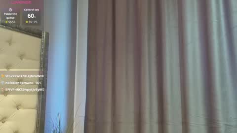 Snapshot of amiellarose chatting on April 23, 2026, 12:29 pm amiellarose online show from April 23, 2026, 12:29 pm
