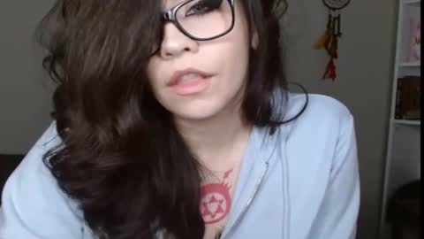 amilust online show from December 22, 2025, 9:45 pm