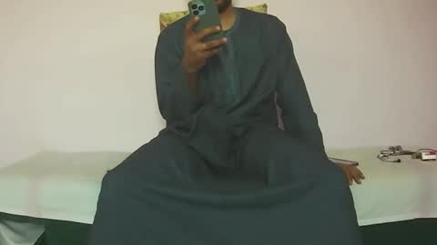 Snapshot of amir_elaraby chatting on October 21, 2025, 3:02 pm Amir online show from October 21, 2025, 3:02 pm