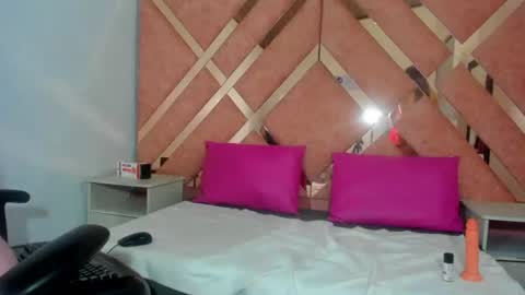 amira xx2 online show from July 5, 2026, 7:32 pm