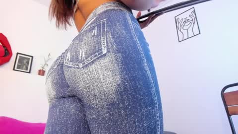 hi guys im ariani ill be off till december 1st for vacation if u want u can add me on snapchat by bio and talk or play there online show from January 8, 2025, 8:07 pm