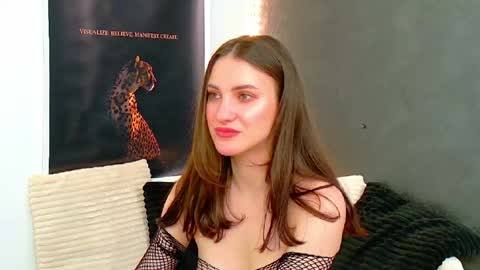 Amira online show from May 8, 2026, 4:29 am