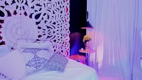 Ammy Nova online show from November 13, 2025, 10:41 pm