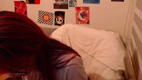 yisel online show from October 9, 2025, 2:42 am