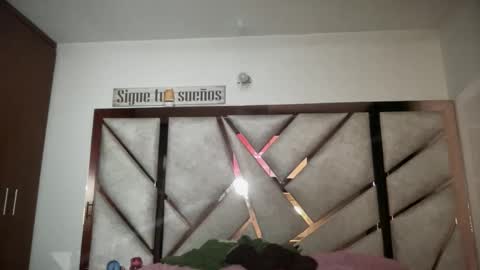 Snapshot of ammytylorxx chatting on December 20, 2025, 2:18 am Ammy online show from December 20, 2025, 2:18 am