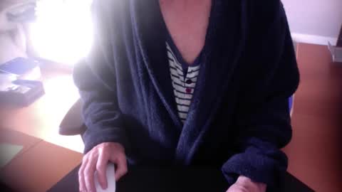 Amor2200 online show from November 4, 2025, 9:08 am