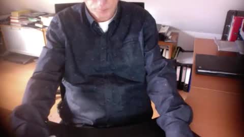 Amor2200 online show from November 20, 2025, 8:14 am