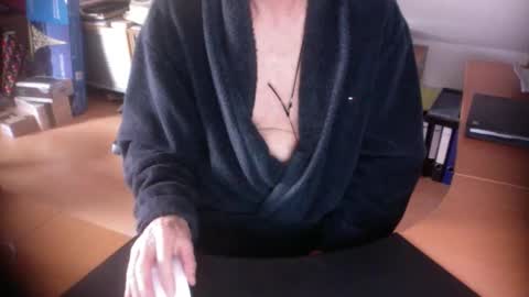 Amor2200 online show from December 16, 2025, 9:03 am