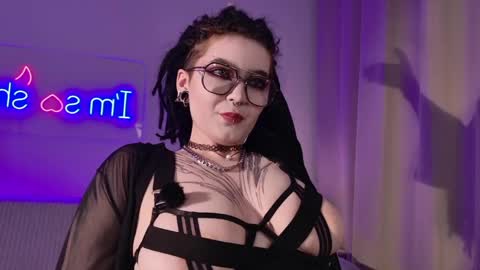amore online show from May 19, 2026, 1:00 am
