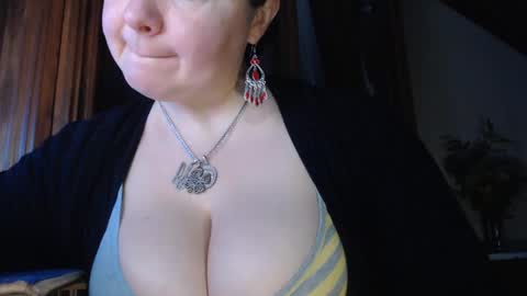 Snapshot of amorelara chatting on February 1, 2025, 4:14 am amorelara online show from February 1, 2025, 4:14 am