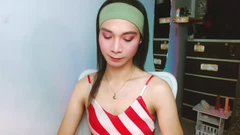 Snapshot of amorous_tina chatting on October 17, 2025, 6:32 pm Tina online show from October 17, 2025, 6:32 pm