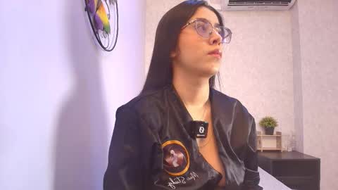 amy__wats0n online show from January 5, 2026, 7:06 pm