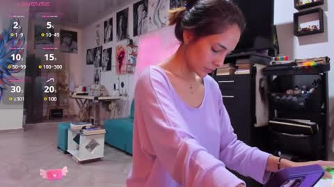 Snapshot of amy_and_eloise chatting on February 28, 2025, 7:35 pm AmyEloise online show from February 28, 2025, 7:35 pm