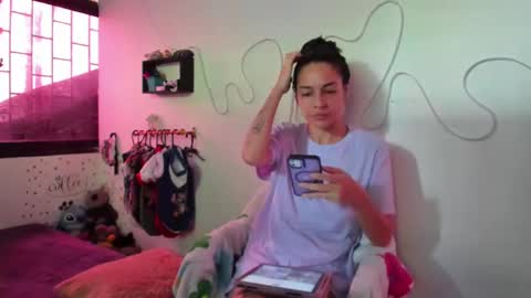 Snapshot of amy_and_eloise chatting on October 3, 2025, 3:09 pm AmyEloise online show from October 3, 2025, 3:09 pm