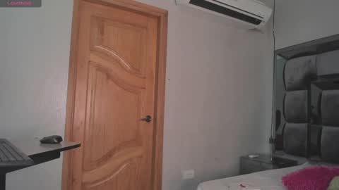 Snapshot of amy_bubble chatting on February 24, 2025, 5:42 pm Bel online show from February 24, 2025, 5:42 pm