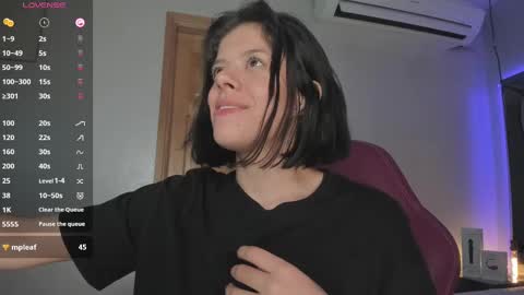 Snapshot of amy_bubble chatting on March 11, 2025, 9:48 pm Bel online show from March 11, 2025, 9:48 pm