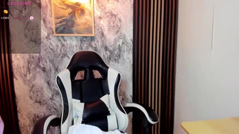 Amy online show from October 9, 2025, 8:29 pm