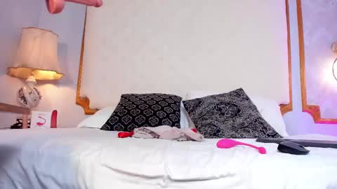 Little Slut Nicolee online show from March 1, 2025, 1:11 am