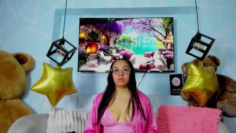 Emy Noa  online show from March 8, 2026, 1:03 am