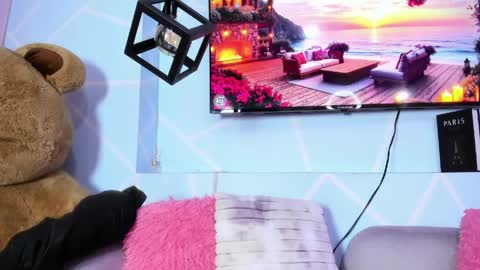 Emy Noa  online show from April 1, 2026, 12:55 am