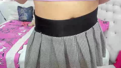 Snapshot of amy_queents chatting on October 7, 2025, 6:43 am Amy Caroland online show from October 7, 2025, 6:43 am