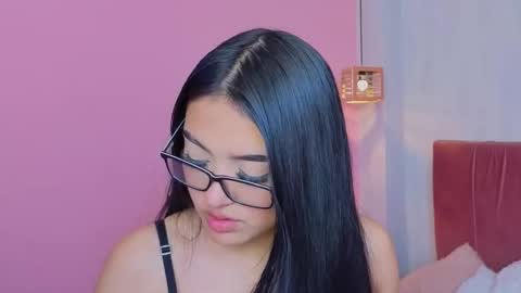 amy_saenz_ online show from October 9, 2025, 9:24 pm