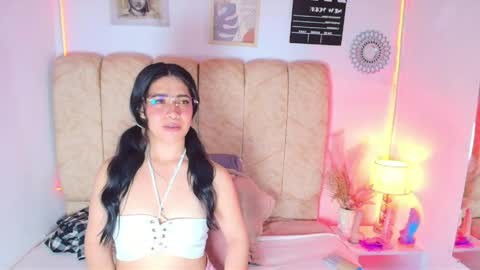 Snapshot of amy_swann chatting on May 27, 2026, 11:51 am Amy online show from May 27, 2026, 11:51 am