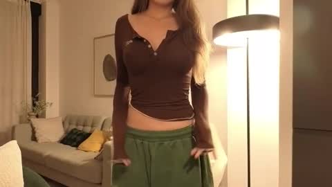 girl next door named Amy online show from January 9, 2026, 7:44 am