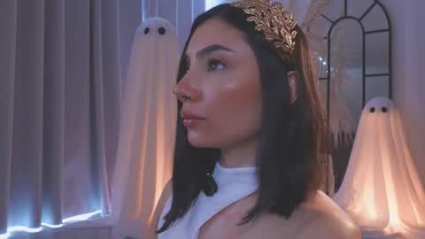 Amy Armstrong online show from October 29, 2025, 8:21 pm