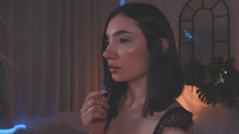 Amy Armstrong online show from November 12, 2025, 9:03 pm