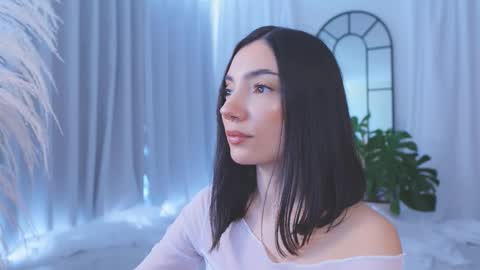 Amy Armstrong online show from November 21, 2025, 9:13 pm