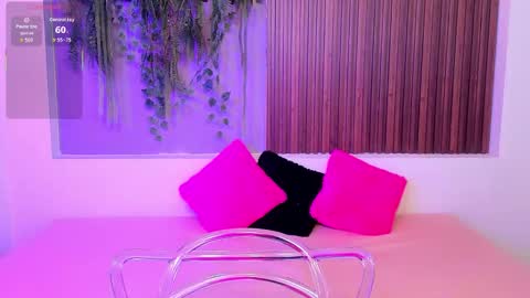 Snapshot of amybarton chatting on September 15, 2025, 4:18 pm My name is AMY... Nice to meet you thumb up me please its important online show from September 15, 2025, 4:18 pm