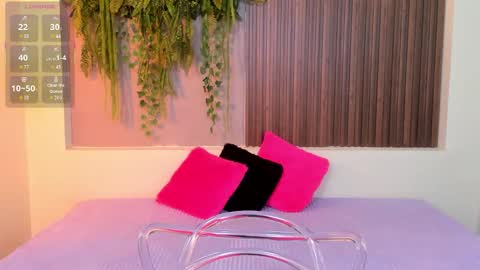 Snapshot of amybarton chatting on September 17, 2025, 4:08 pm My name is AMY... Nice to meet you thumb up me please its important online show from September 17, 2025, 4:08 pm