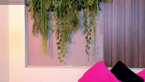 Snapshot of amybarton chatting on September 29, 2025, 4:01 pm My name is AMY... Nice to meet you thumb up me please its important online show from September 29, 2025, 4:01 pm