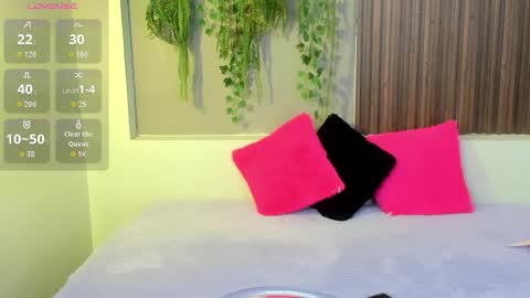 Snapshot of amybarton chatting on October 12, 2025, 4:06 pm My name is AMY... Nice to meet you thumb up me please its important online show from October 12, 2025, 4:06 pm