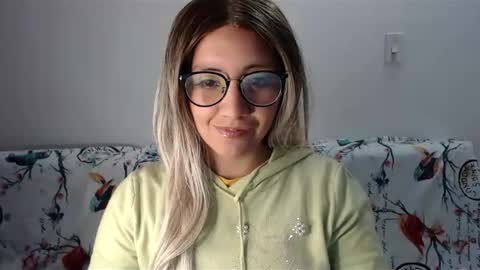 Snapshot of amycosplay99 chatting on January 3, 2025, 3:49 am amycosplay99 online show from January 3, 2025, 3:49 am