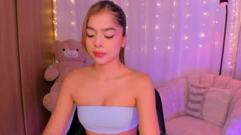 Snapshot of amydavis_ chatting on September 25, 2025, 12:47 am Amy online show from September 25, 2025, 12:47 am
