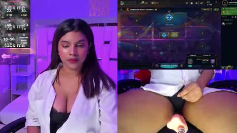 amyevan_ online show from November 3, 2025, 8:21 pm