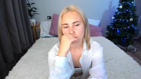 Snapshot of amymilson chatting on December 25, 2024, 6:52 pm amymilson online show from December 25, 2024, 6:52 pm