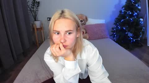 Snapshot of amymilson chatting on January 8, 2025, 4:44 pm amymilson online show from January 8, 2025, 4:44 pm