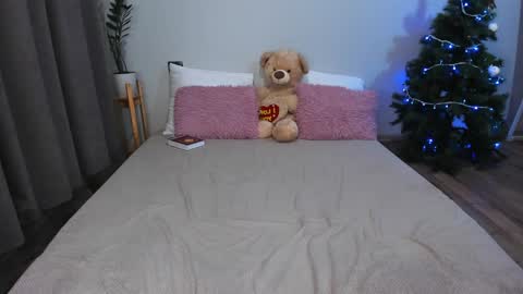 Snapshot of amymilson chatting on January 10, 2025, 6:49 pm amymilson online show from January 10, 2025, 6:49 pm