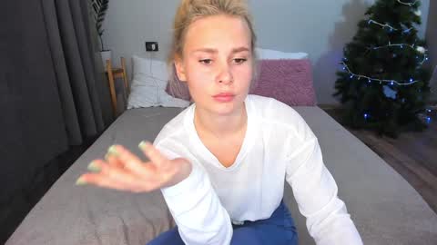 Snapshot of amymilson chatting on January 13, 2025, 6:49 pm amymilson online show from January 13, 2025, 6:49 pm