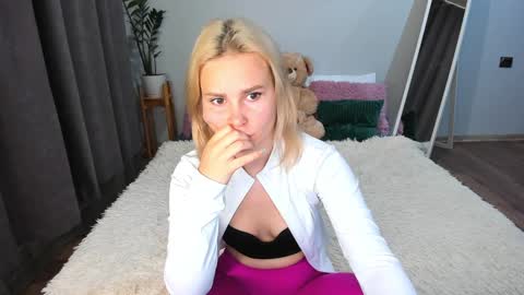 Snapshot of amymilson chatting on January 27, 2025, 4:01 pm amymilson online show from January 27, 2025, 4:01 pm