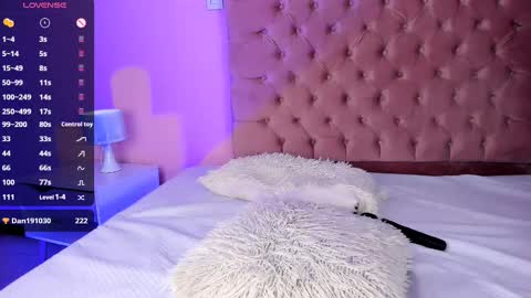 Snapshot of amyolimpo chatting on February 16, 2025, 4:42 am Amy ... Nice to meet u   thumb up me please its important online show from February 16, 2025, 4:42 am