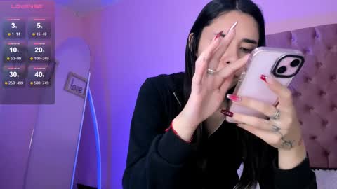 Snapshot of amyolimpo chatting on February 20, 2025, 3:12 am Amy ... Nice to meet u   thumb up me please its important online show from February 20, 2025, 3:12 am