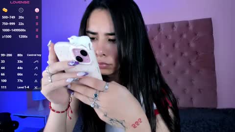 Snapshot of amyolimpo chatting on March 11, 2025, 4:21 am Amy ... Nice to meet u   thumb up me please its important online show from March 11, 2025, 4:21 am