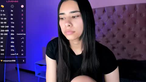Snapshot of amyolimpo chatting on March 12, 2025, 10:59 am Amy ... Nice to meet u   thumb up me please its important online show from March 12, 2025, 10:59 am