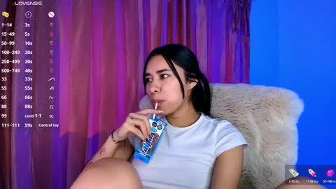 Snapshot of amyolimpo chatting on September 14, 2025, 11:04 pm Amy ... Nice to meet u   thumb up me please its important online show from September 14, 2025, 11:04 pm