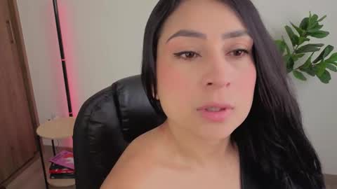 Aleja  online show from October 11, 2025, 4:27 pm