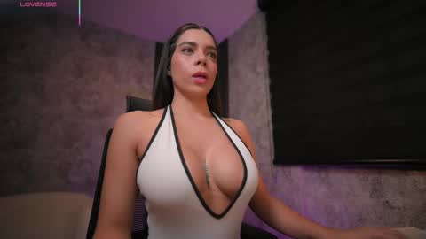 AMY WALKER online show from December 14, 2025, 9:03 am